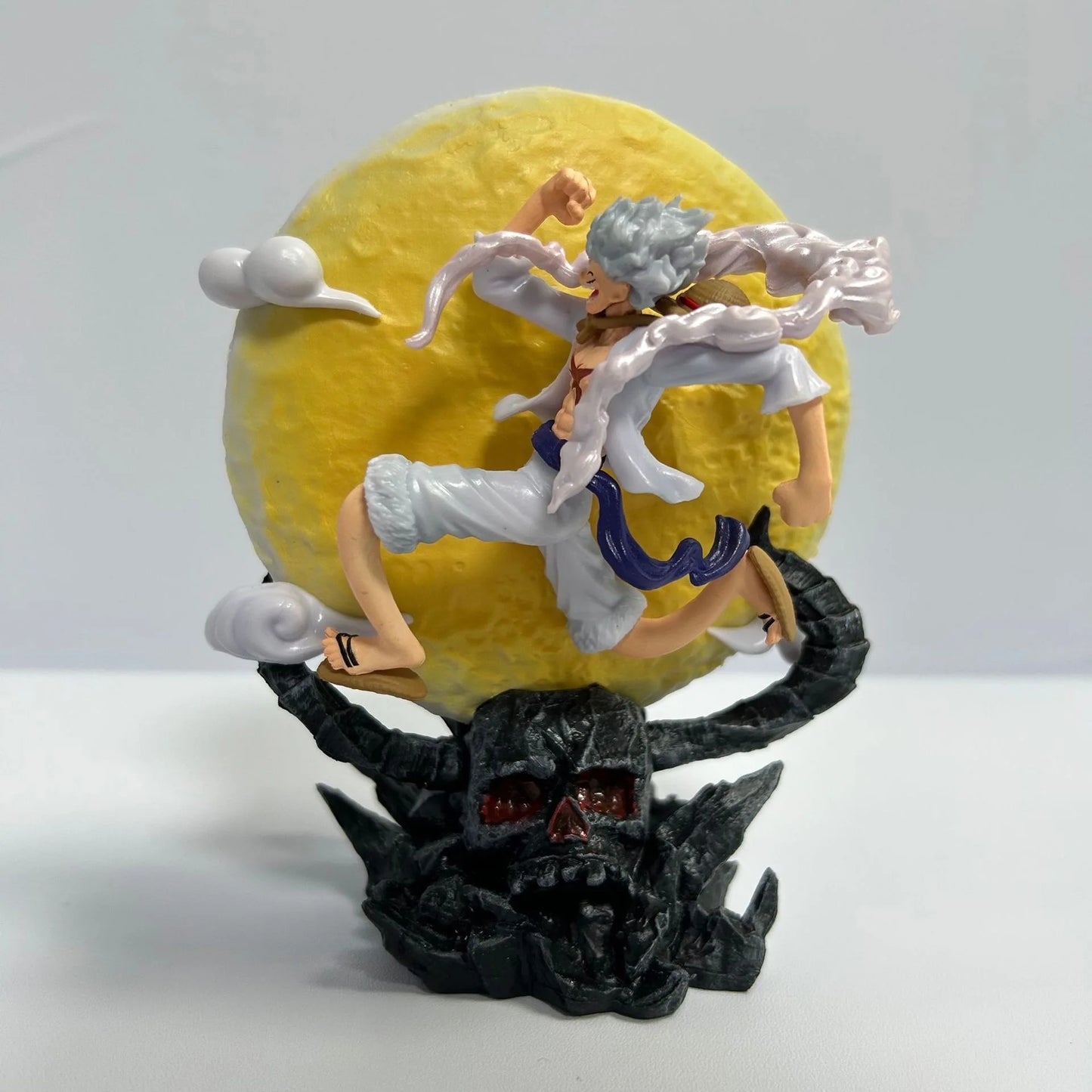 Figura Luffy Gear 5 — One Piece 14 cm