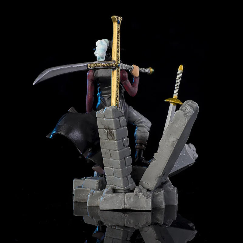 Figura Dracule Mihawk — One Piece 14 cm
